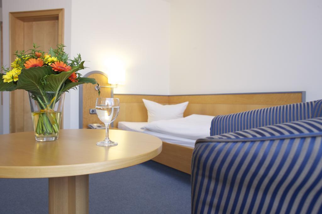 Seminarhotel Aurich Extérieur photo